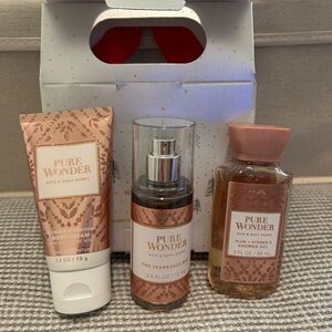 NWT Bath & Body Works Pure Wonder Set - Rose Gold